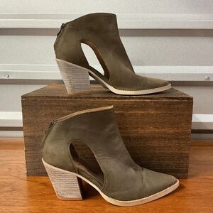 Free People Women Wilder Olive Suede Pointed Toe Zip Block Heel Boot Size 37.5EU